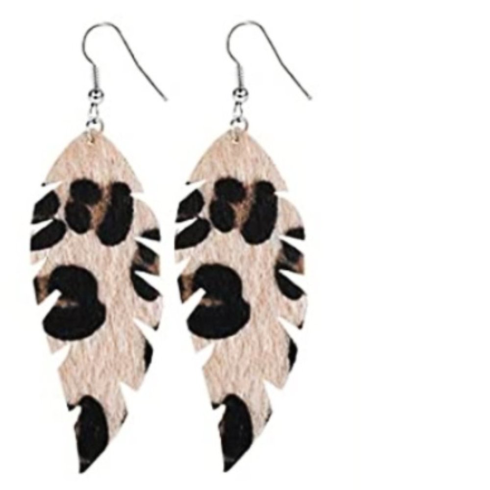 Handmade Vegan Leather Leaf Cutout Dangle Set NWT
